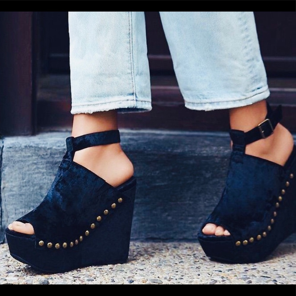 Jeffrey Campbell New Wave Velvet Platforms NWOT size 8.5